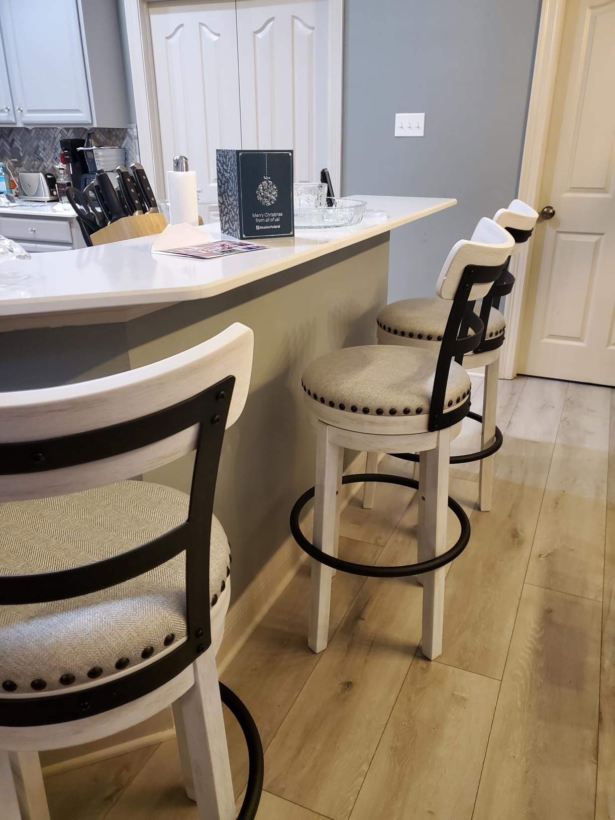 Signature Design by Ashley Valebeck Swivel Barstool With Back, Rustic-Industrial Wood and Metal, 360-Degree Swivel Counter Height Stool (Linen Color) customer photo 2