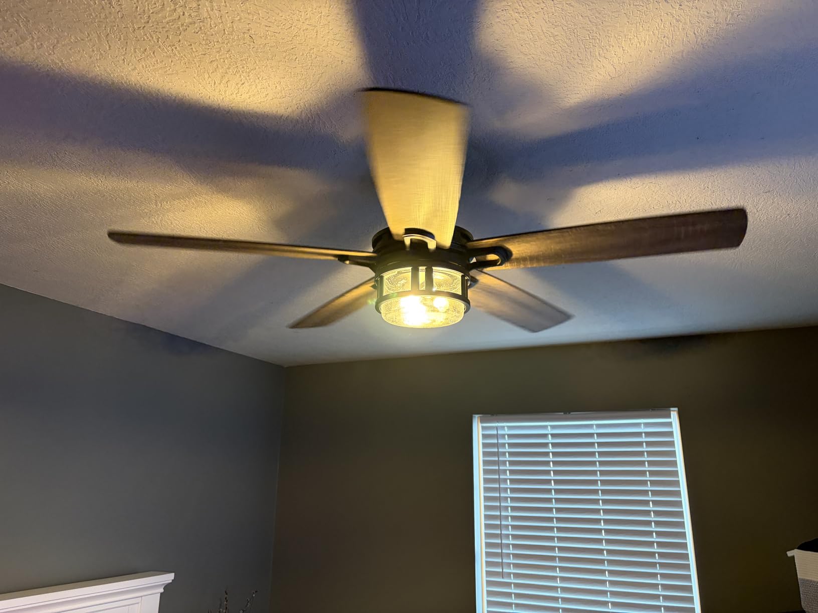 Honeywell Bonterra 52 Inch Ceiling Fan with LED Light and Remote Control, 5 Blades, Modern Fan for Rooms Over 400 Sq Ft, Matte Black customer photo 1