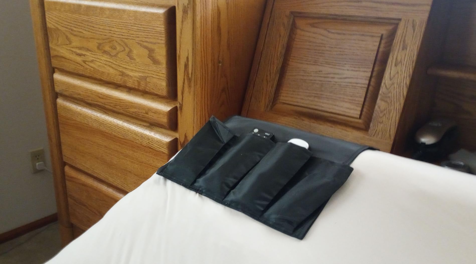 Lucid L150 Adjustable Bed Frame - Bed Frame with Head and Foot Incline - Wireless Remote Control - Premium Quiet Motor, Queen size customer photo 2