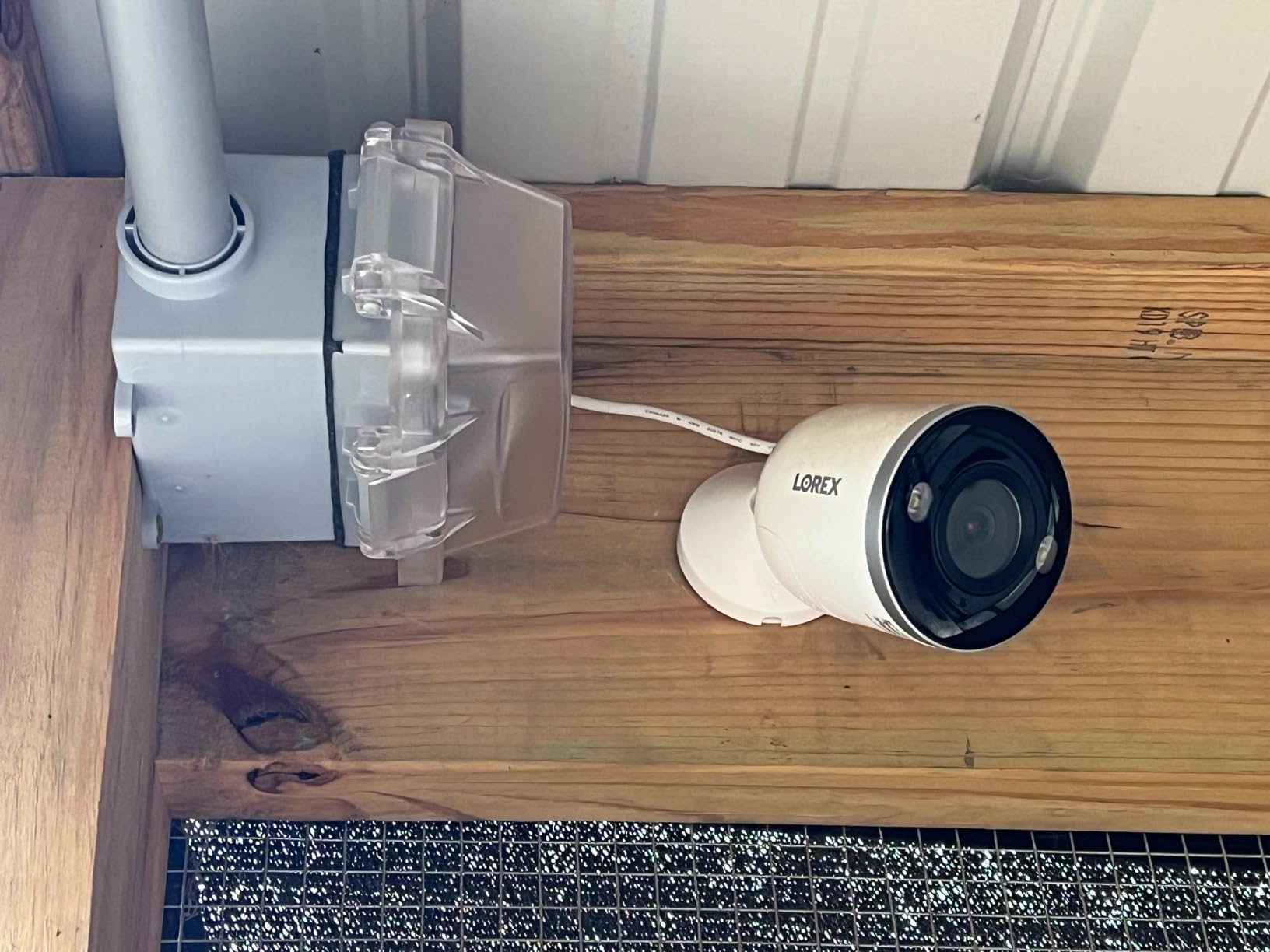 Lorex 2K Indoor/Outdoor Spotlight Camera | No Monthly Fees | 32GB MicroSD Included | Color Night Vision | 2-Way Talk | Person, Vehicle, & Animal Detection | IP65 Weatherproof | White customer photo 2