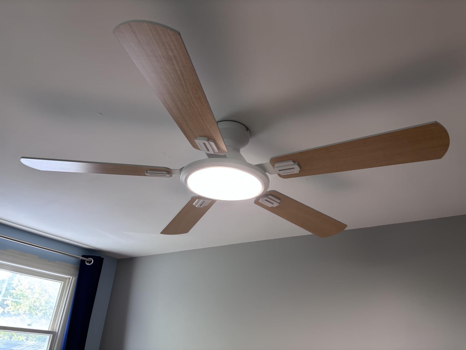 TCL Ceiling Fans with Lights, 52 Inch Low Profile Ceiling Fan with Light and Remote Control, Flush Mount, DC Reversible Motor, Noiseless, 6 Speeds Ceiling Fan for Bedroom (White) customer photo 1