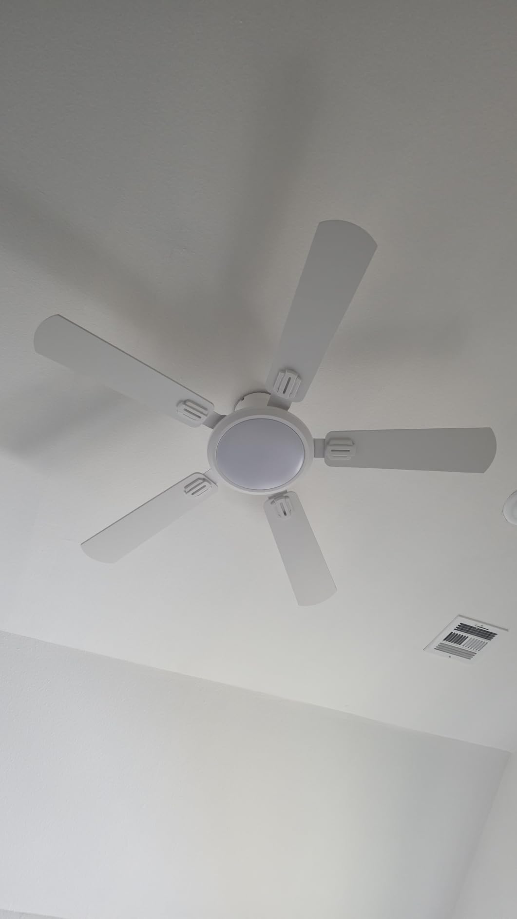 TCL Ceiling Fans with Lights, 52 Inch Low Profile Ceiling Fan with Light and Remote Control, Flush Mount, DC Reversible Motor, Noiseless, 6 Speeds Ceiling Fan for Bedroom (White) customer photo 2